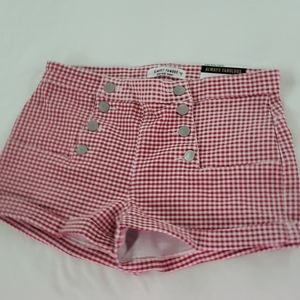 Almost famous short  size 7